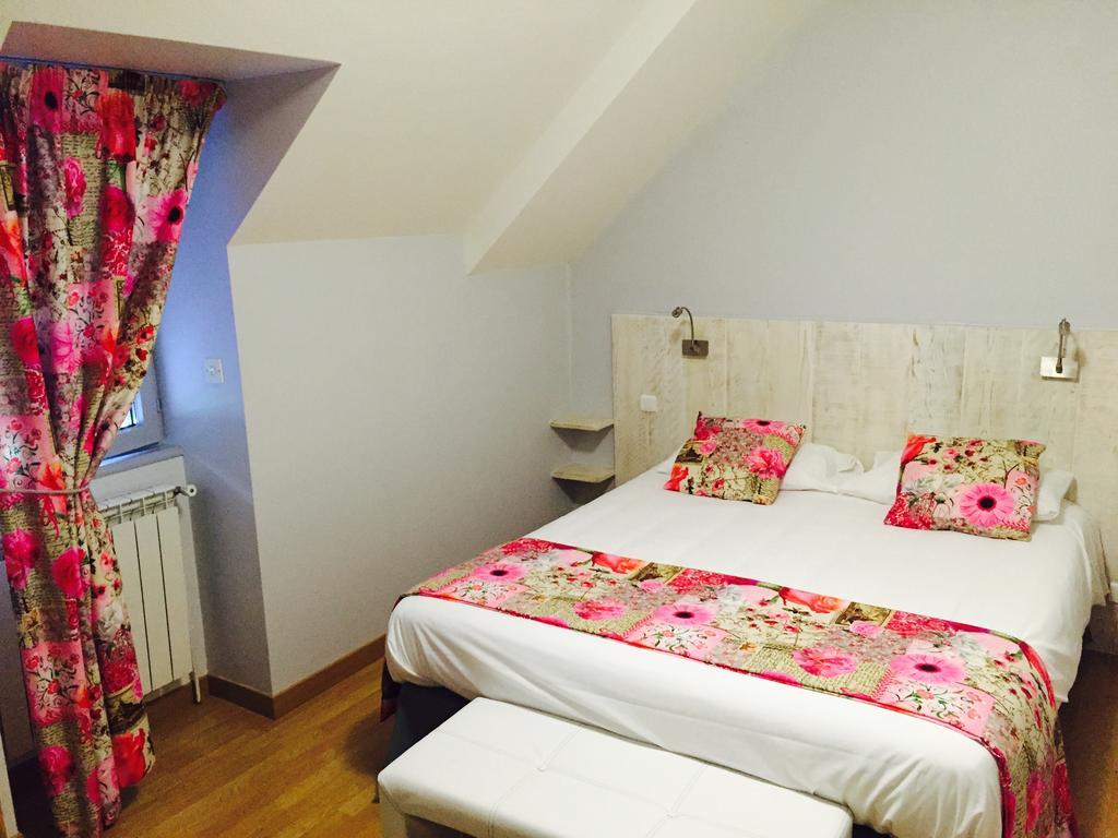 Hotel & Spa Rodier Campagnac  Rum bild